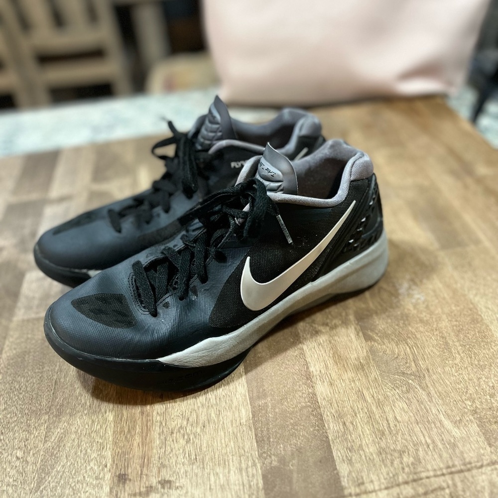 Nike hyper spike volleyball shoes